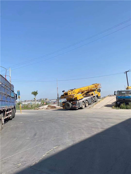 长葛市25吨吊车的租赁价格大概是多少？